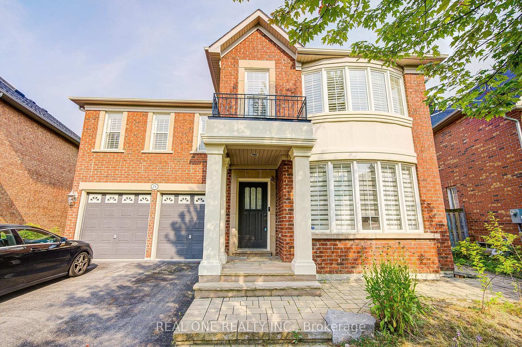 21 Moraine Ridge Drive, Jefferson, Richmond Hill by Loree Meneguzzi Real Estate 21 Moraine Ridge Drive, Jefferson, Richmond Hill