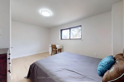 Photo 11 at 6 - 85 Rameau Drive S, Hillcrest Village, Toronto
