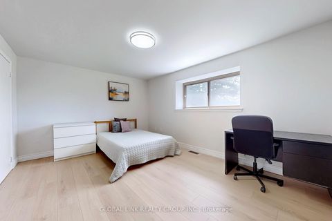 Photo 12 at 6 - 85 Rameau Drive S, Hillcrest Village, Toronto