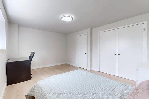 Photo 14 at 6 - 85 Rameau Drive S, Hillcrest Village, Toronto
