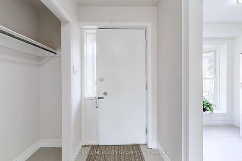 Photo 18 at 6 - 85 Rameau Drive S, Hillcrest Village, Toronto