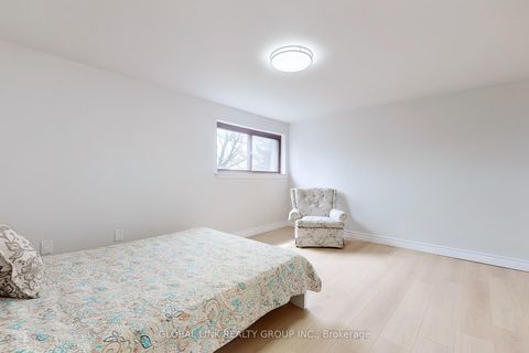 Photo 22 at 6 - 85 Rameau Drive S, Hillcrest Village, Toronto