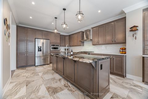 Photo 9 at 156 Camellia Crescent, GO Glenorchy, Oakville