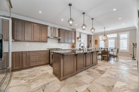 Photo 11 at 156 Camellia Crescent, GO Glenorchy, Oakville