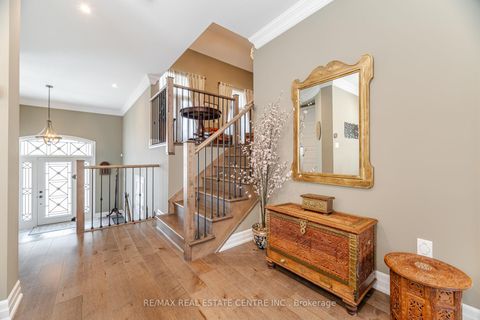 Photo 13 at 156 Camellia Crescent, GO Glenorchy, Oakville