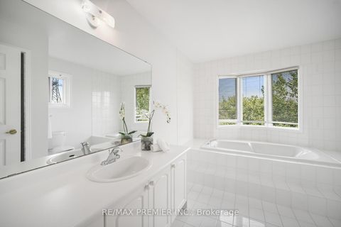 Photo 22 at 258 Mapes Avenue, West Woodbridge, Vaughan
