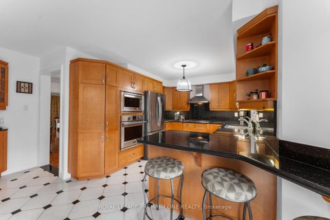 Photo 13 at 14 Bradmore Avenue, Pelmo Park W5, Toronto