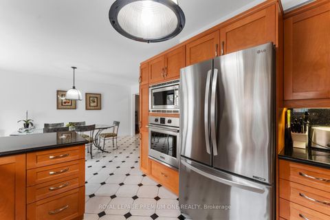 Photo 15 at 14 Bradmore Avenue, Pelmo Park W5, Toronto