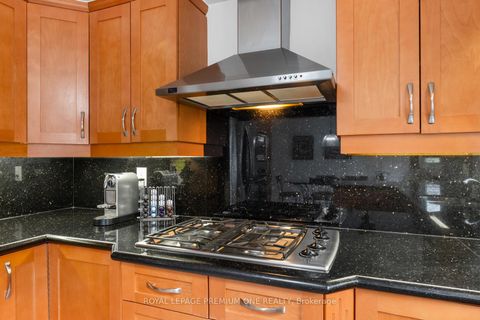 Photo 17 at 14 Bradmore Avenue, Pelmo Park W5, Toronto