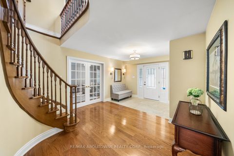 Photo 4 at 2262 Constance Drive, FD Ford, Oakville