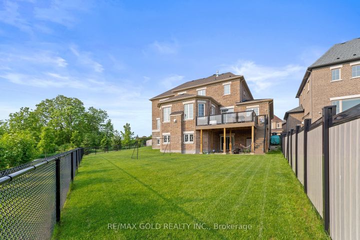 Photo 36 at 40 Autumn Olive Way, Toronto Gore Rural Estate, Brampton