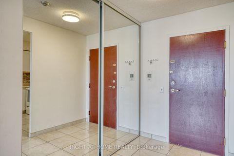 Photo 4 at 902 - 81 Townsgate Drive, Yorkhill, Vaughan
