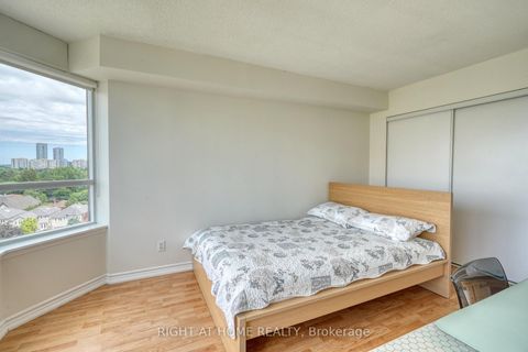Photo 14 at 902 - 81 Townsgate Drive, Yorkhill, Vaughan