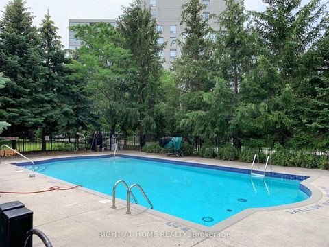 Photo 27 at 902 - 81 Townsgate Drive, Yorkhill, Vaughan