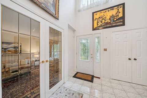 Photo 2 at 194 Carrington Drive, Mill Pond, Richmond Hill
