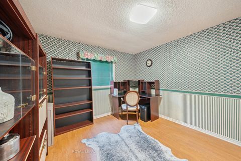 Photo 8 at 194 Carrington Drive, Mill Pond, Richmond Hill