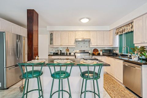 Photo 11 at 194 Carrington Drive, Mill Pond, Richmond Hill