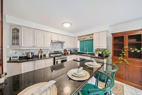 Photo 12 at 194 Carrington Drive, Mill Pond, Richmond Hill