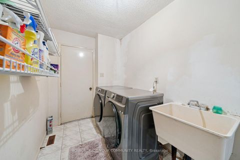Photo 19 at 194 Carrington Drive, Mill Pond, Richmond Hill