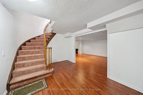 Photo 32 at 194 Carrington Drive, Mill Pond, Richmond Hill