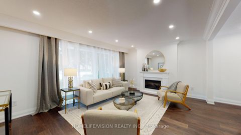 Photo 5 at 12 Flaremore Crescent, Bayview Village, Toronto