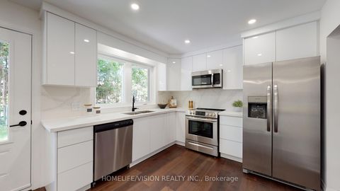 Photo 14 at 12 Flaremore Crescent, Bayview Village, Toronto