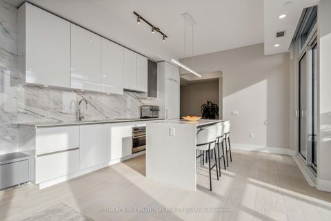 Photo 10 at 5405 - 1 Yorkville Avenue, Annex, Toronto
