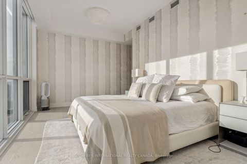 Photo 12 at 5405 - 1 Yorkville Avenue, Annex, Toronto