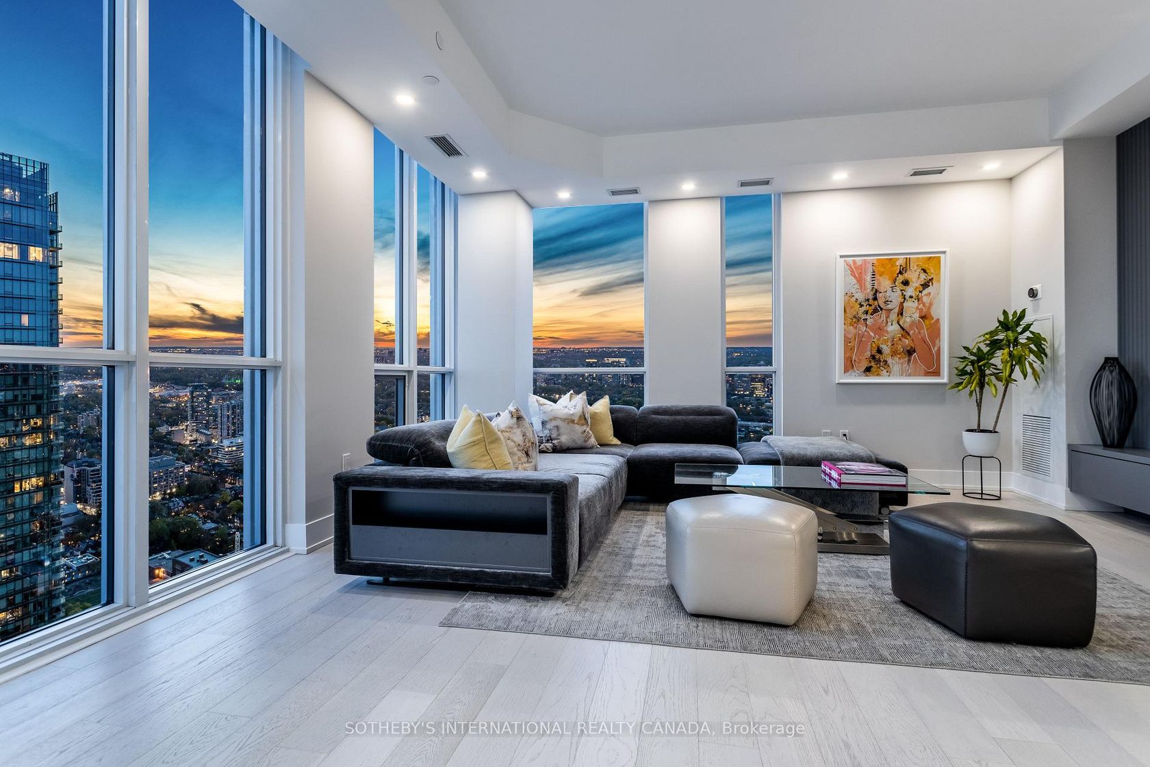 5405 - 1 Yorkville Avenue, Annex, Toronto by Loree Meneguzzi Real Estate 5405 - 1 Yorkville Avenue, Annex, Toronto