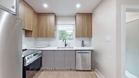 Photo 18 at 270 Brighton Avenue, Bathurst Manor, Toronto