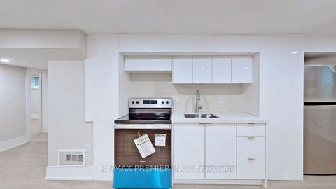 Photo 31 at 270 Brighton Avenue, Bathurst Manor, Toronto