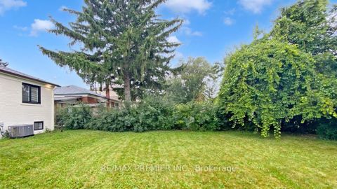 Photo 33 at 270 Brighton Avenue, Bathurst Manor, Toronto