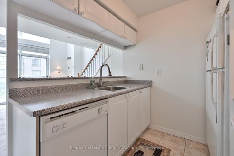 Photo 10 at 528 - 109 Front Street E, Waterfront Communities C8, Toronto