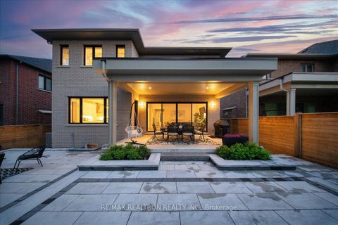 Photo 5 at 92 Klees Crescent, Aurora Highlands, Aurora