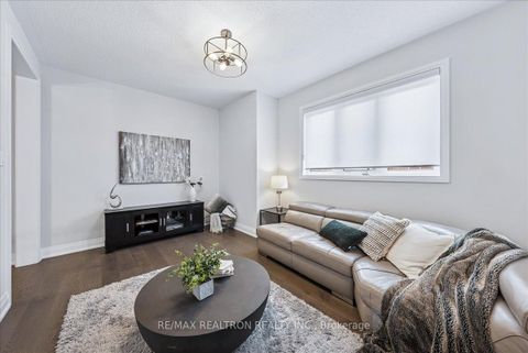 Photo 32 at 92 Klees Crescent, Aurora Highlands, Aurora