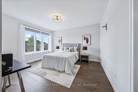 Photo 36 at 92 Klees Crescent, Aurora Highlands, Aurora