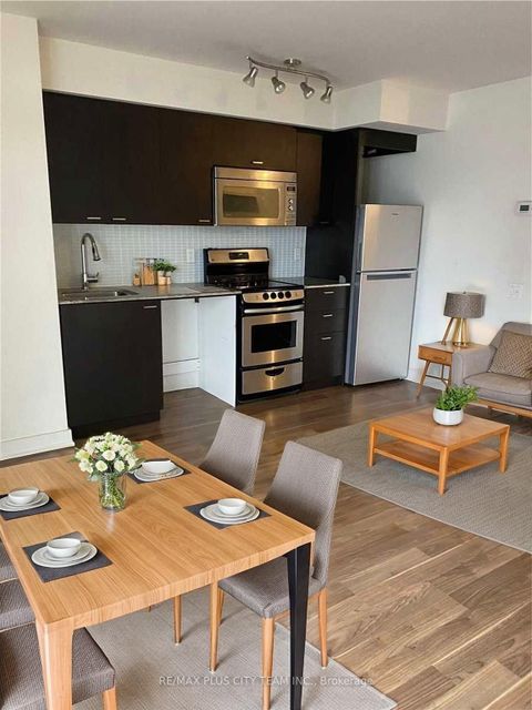 Photo 5 at 411 - 78 Tecumseth Street, Niagara, Toronto