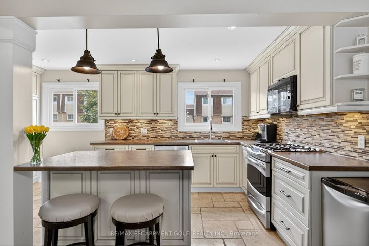 Photo 11 at 122 - 11 Harrisford Street, Red Hill, Hamilton