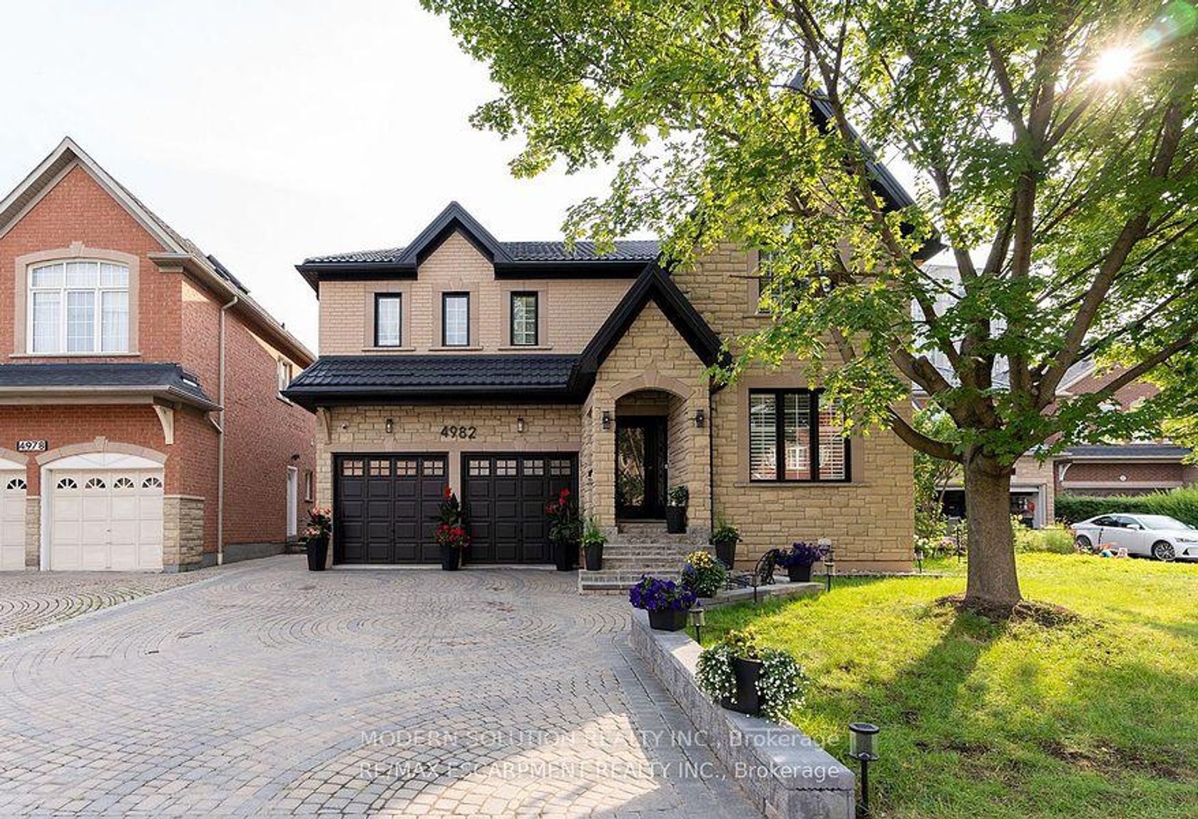 4982 Maxine Place, Hurontario, Mississauga 