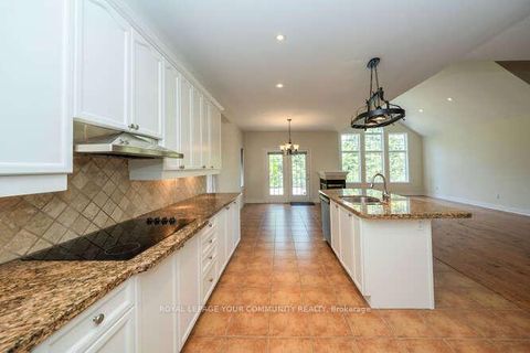 Photo 7 at 10 HARPER HILL Road, Angus Glen, Markham