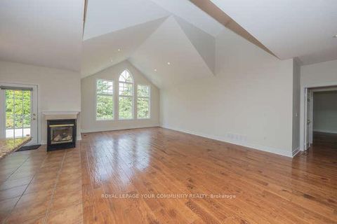 Photo 11 at 10 HARPER HILL Road, Angus Glen, Markham