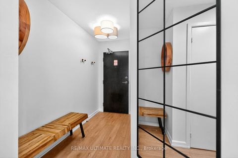 Photo 2 at 2113 - 8 Park Road, Moore Park, Toronto