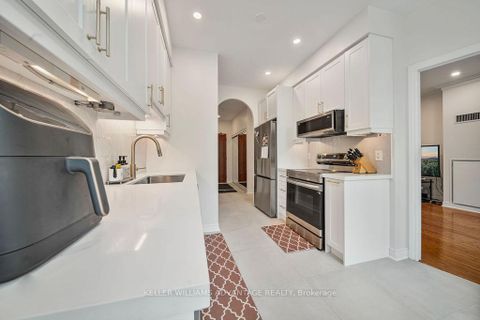 Photo 15 at 111 - 9 Boardwalk Drive, The Beaches, Toronto