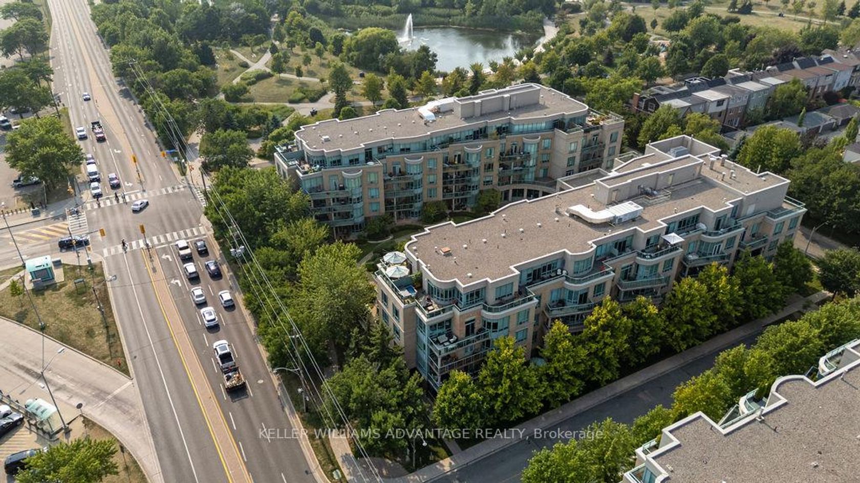 111 - 9 Boardwalk Drive, The Beaches, Toronto 