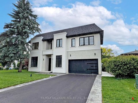 Photo 1 at 32 Cossar Drive, Aurora Highlands, Aurora