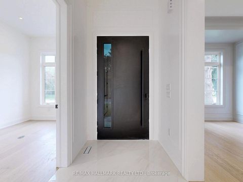 Photo 2 at 32 Cossar Drive, Aurora Highlands, Aurora