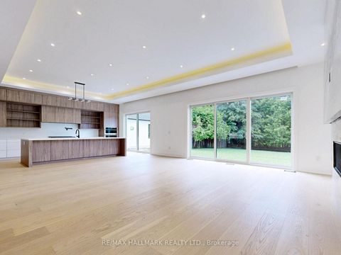 Photo 8 at 32 Cossar Drive, Aurora Highlands, Aurora
