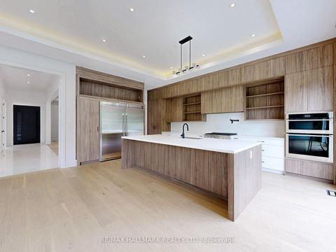Photo 10 at 32 Cossar Drive, Aurora Highlands, Aurora