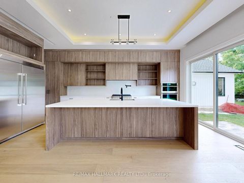 Photo 11 at 32 Cossar Drive, Aurora Highlands, Aurora