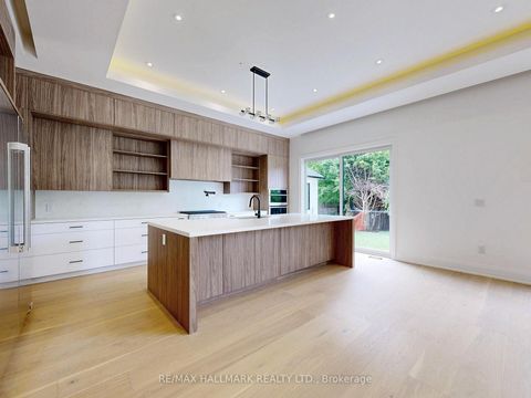 Photo 12 at 32 Cossar Drive, Aurora Highlands, Aurora